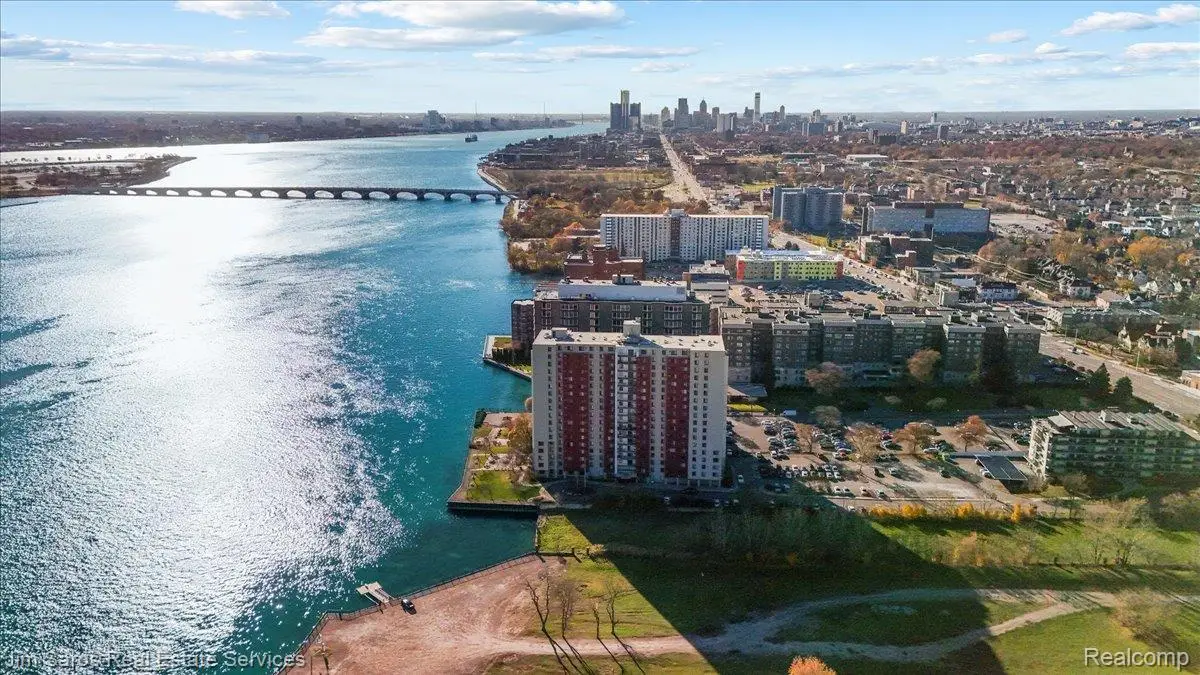 8200 E Jefferson Avenue #802, Detroit, MI 48214 - Image #1