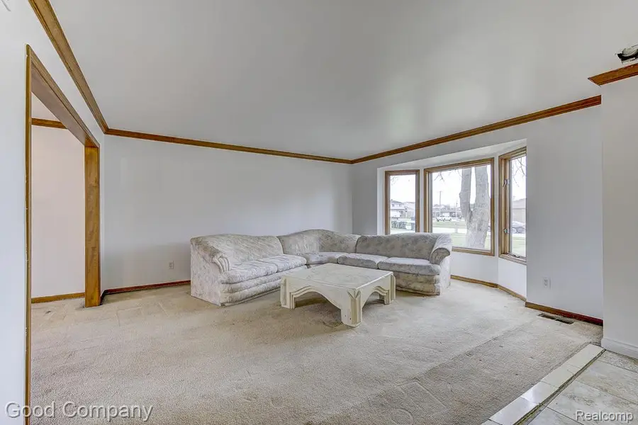 38092 Westchester Road, Sterling Heights, MI 48310 - Image #3