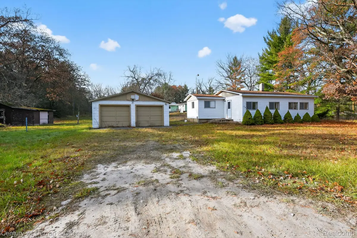 10 S Imperial Drive, Alabaster, MI 48763 - Image #1