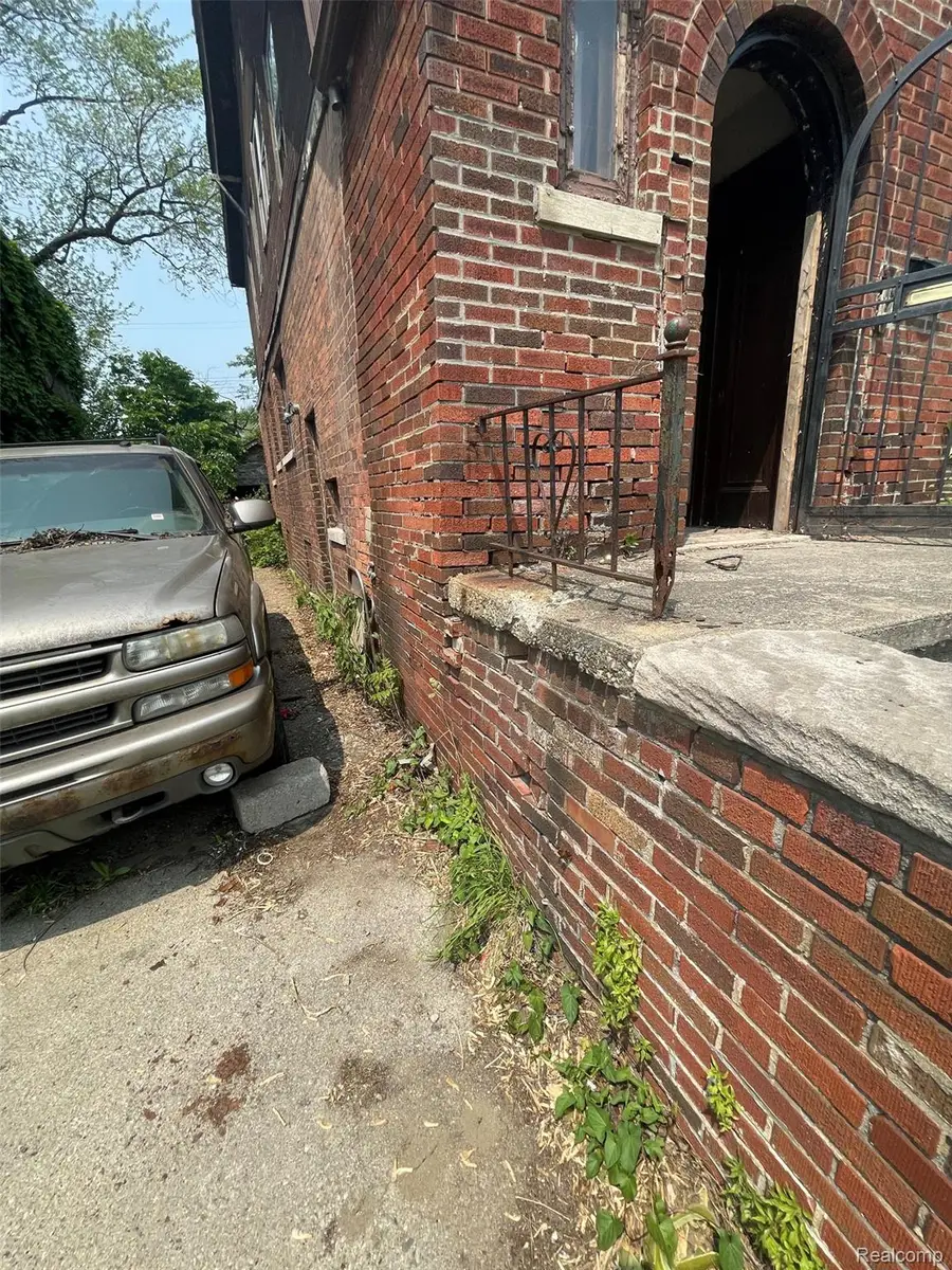 15789 Kentucky Street, Detroit, MI 48238 - Image #2