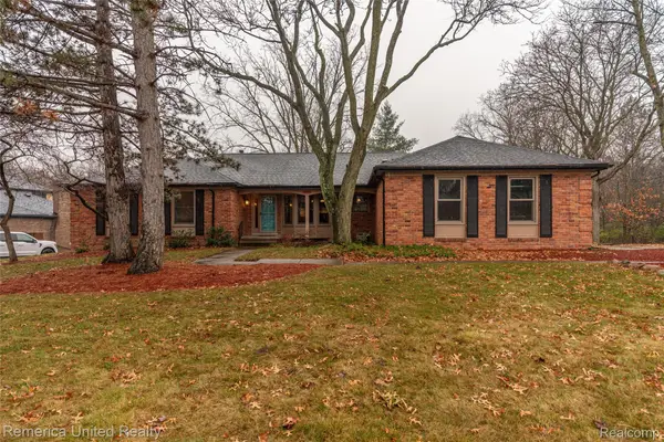 36469 Parklane Circle, FarmingtonHills, MI 48335