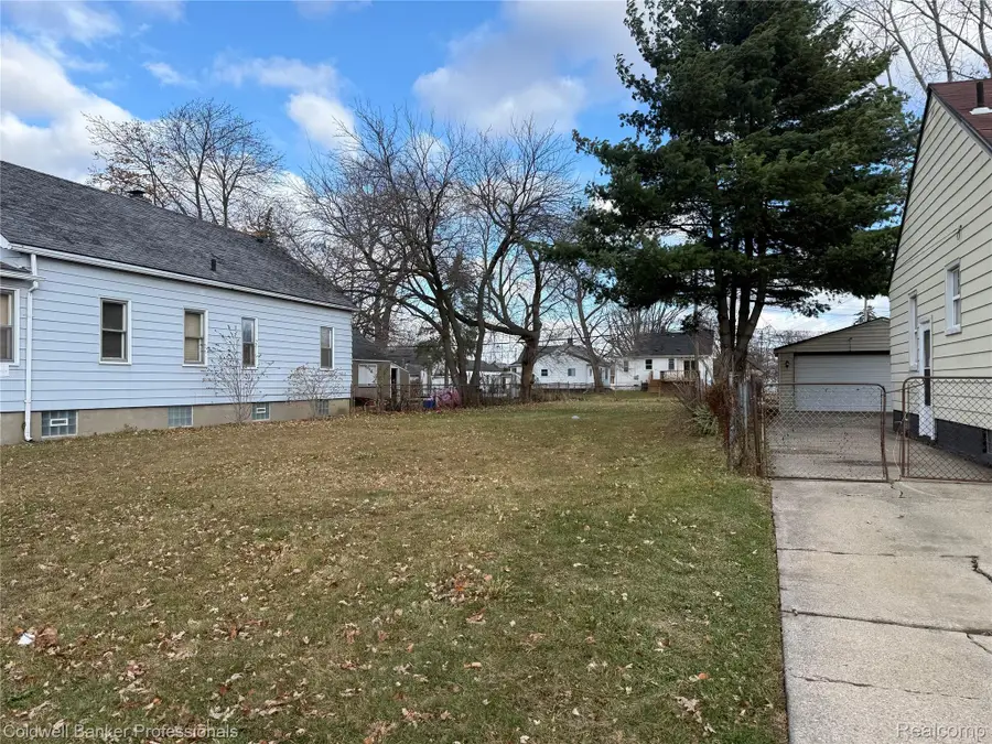 16241 Evergreen Avenue, Eastpointe, MI 48021 - Image #2