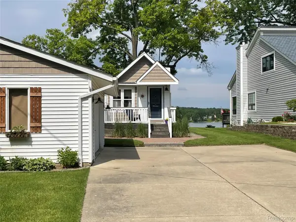 10470 King Road, Davisburg, MI 48350