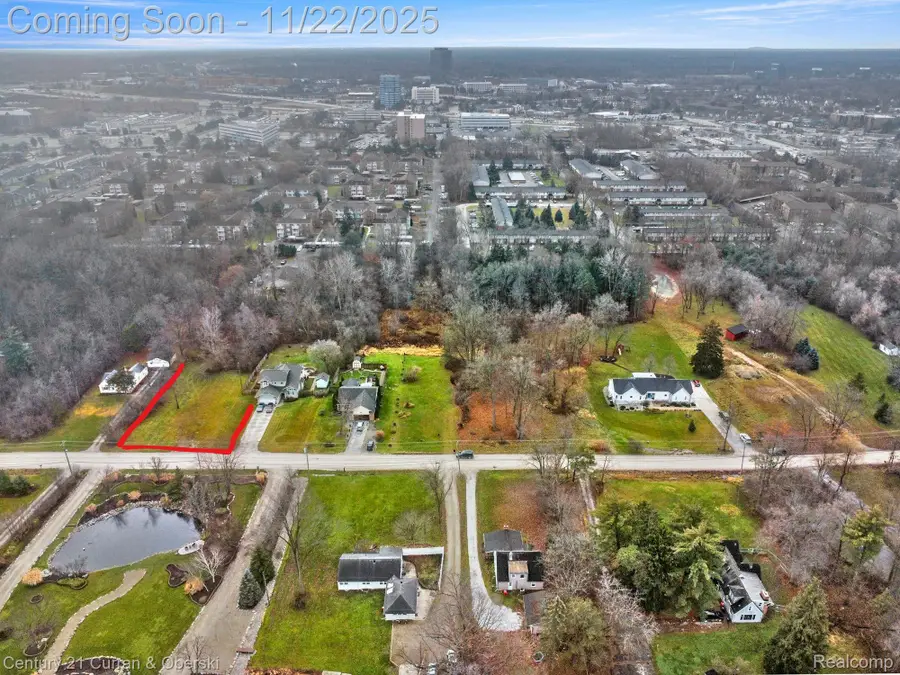 25559 Farmbrook Road, Southfield, MI 48034 - Image #2