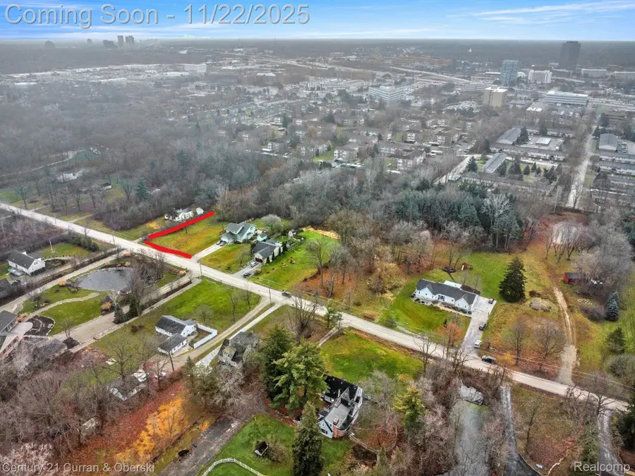 25559 Farmbrook Road, Southfield, MI 48034 - Image #3