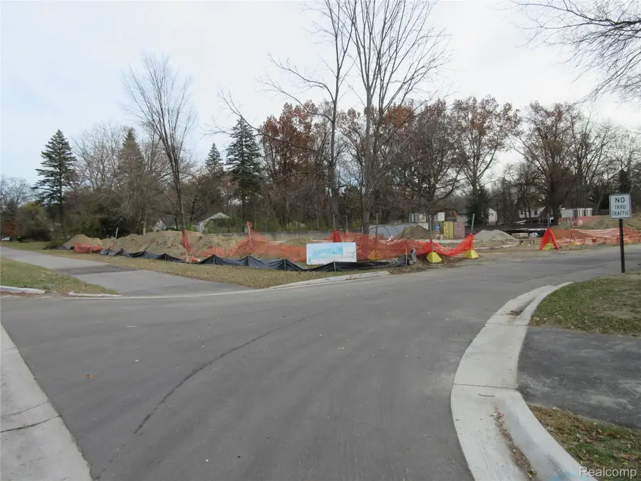 21751 W Nine Mile, Southfield, MI 48075 - #2