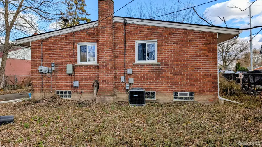 1072 S Venoy Road, Westland, MI 48186 - Image #3