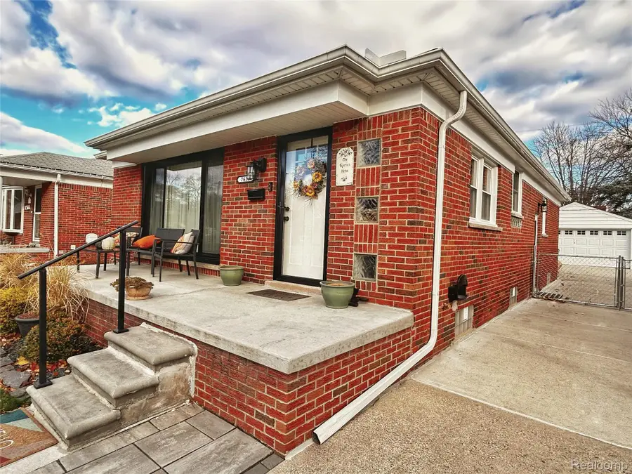 7639 Cortland Avenue, Allen Park, MI 48101 - Image #2