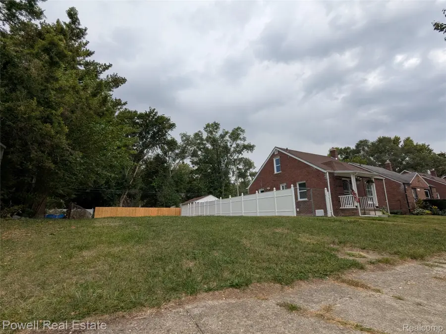 19161 Hamburg Street, Detroit, MI 48205 - Image #2