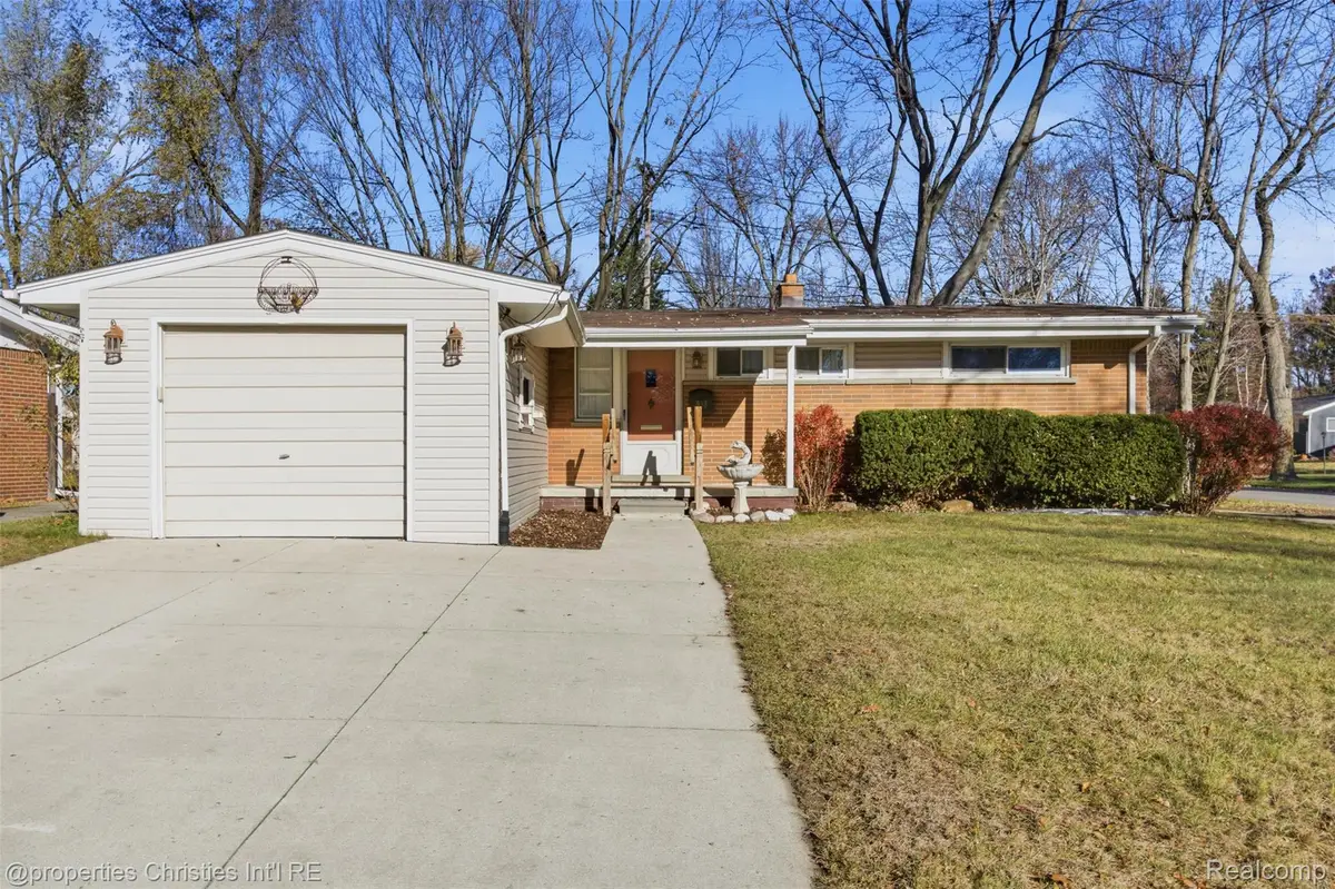 998 Brooklawn Drive, Troy, MI 48084 - Image #1