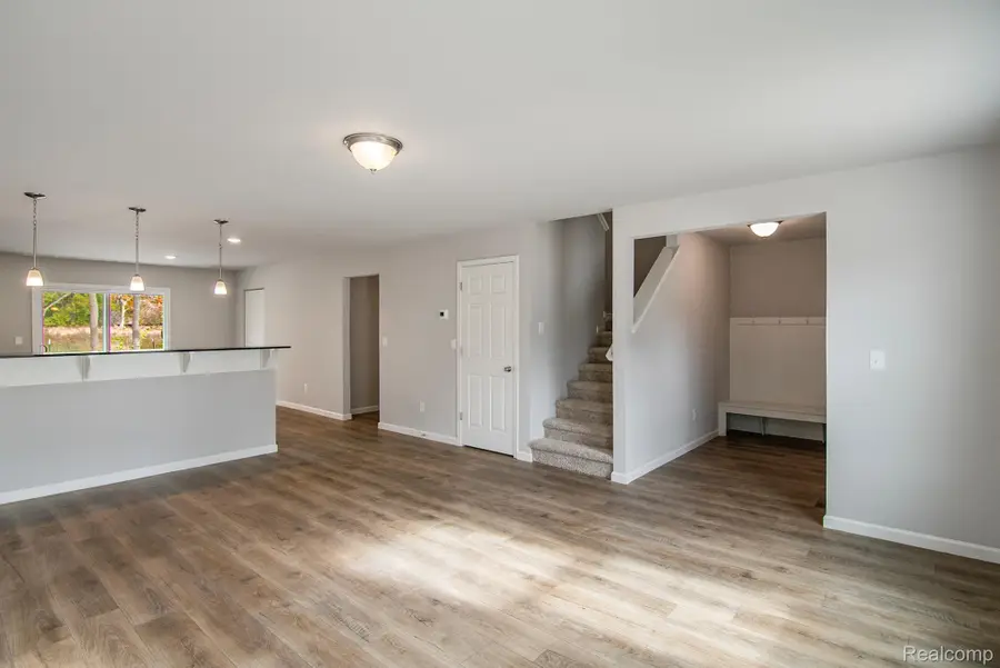 204 Kingsberry Drive, Blissfield, MI 49228 - Image #2