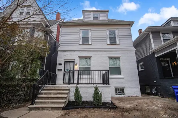 427 Melbourne, Detroit, MI 48202