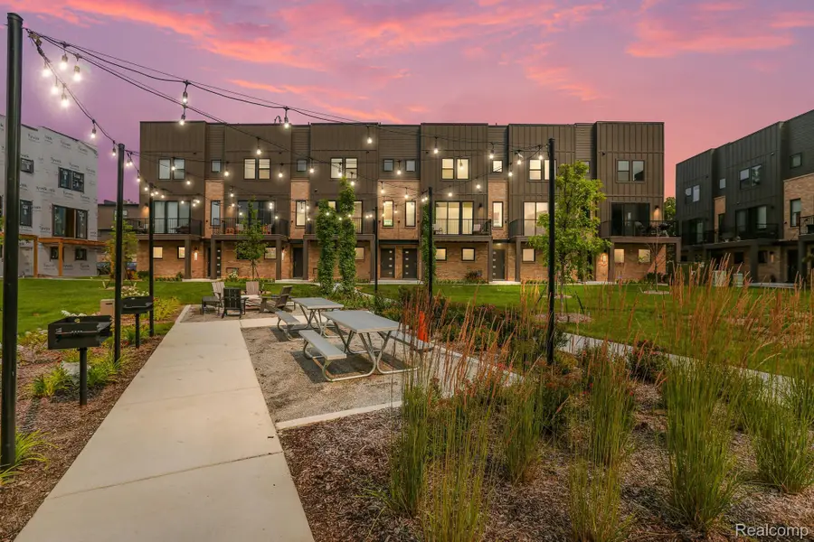 1056 Hampton Circle #75, Detroit, MI 48207 - Image #3