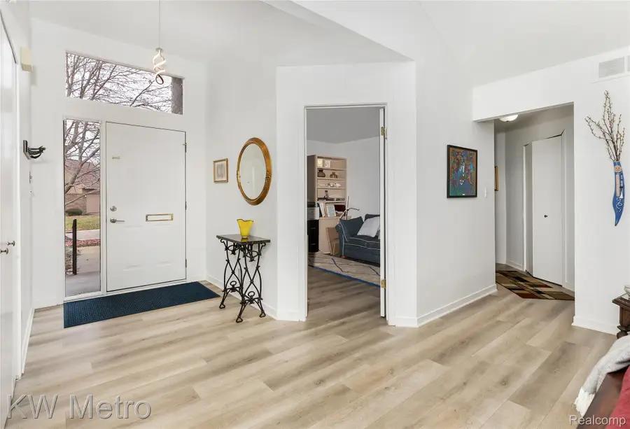 6129 Westbrooke Drive, West Bloomfield, MI 48322 - Image #3