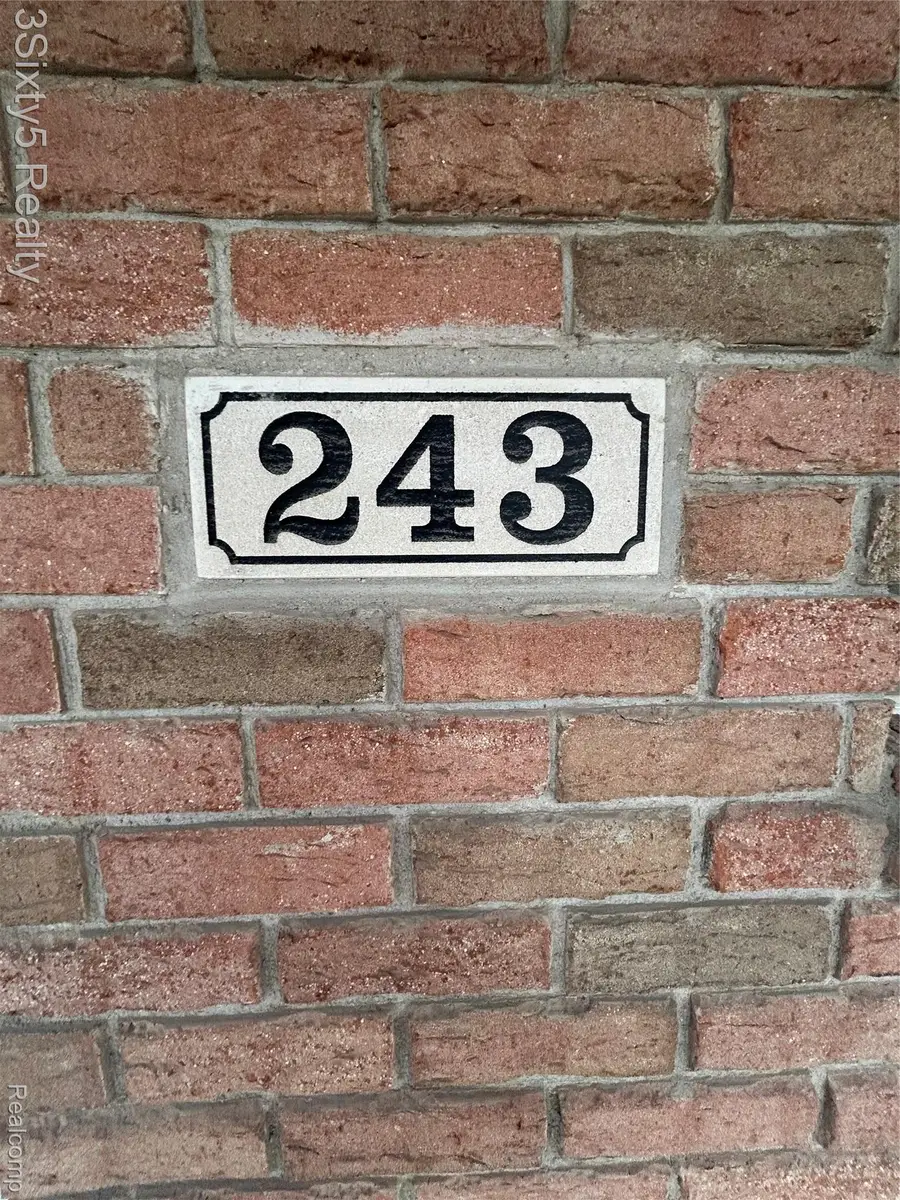 243 Emmons Boulevard, Wyandotte, MI 48192 - Image #2