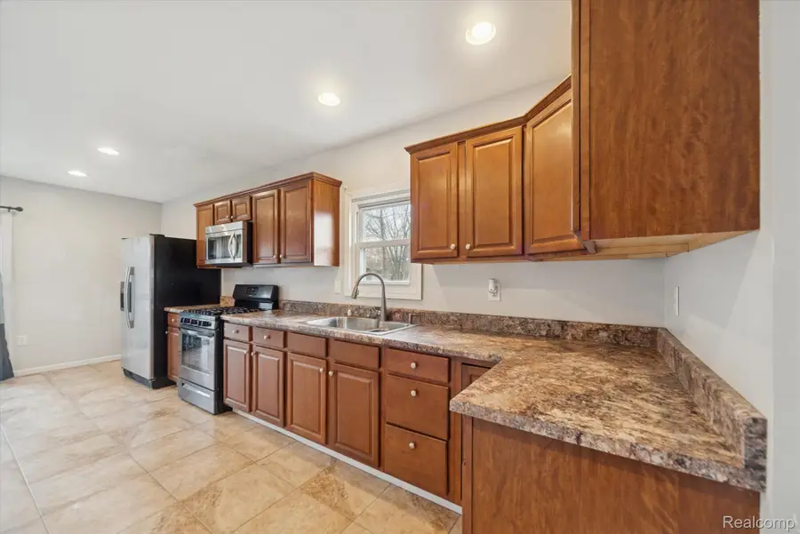 520 Andrew Avenue, Jackson, MI 49202 - Image #2