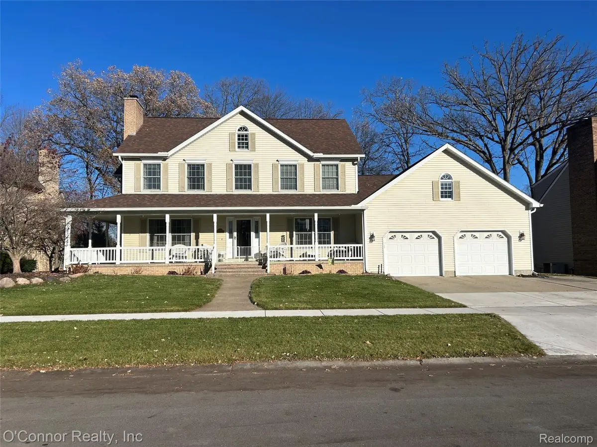 720 Arlington Circle, Marysville, MI 48040 - Image #1