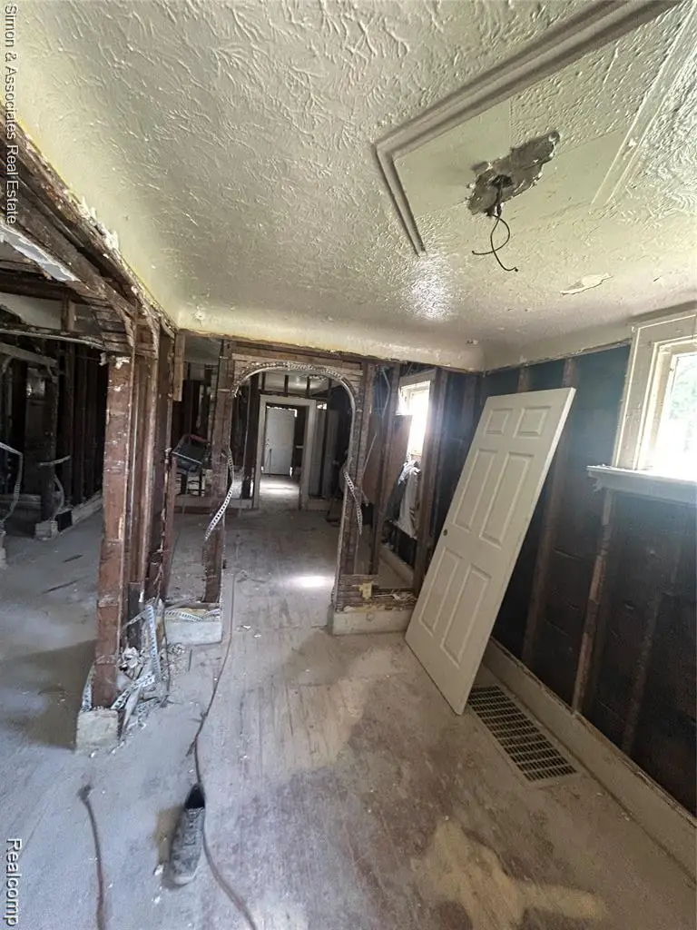 3308 Medbury Street, Detroit, MI 48211 - Image #2