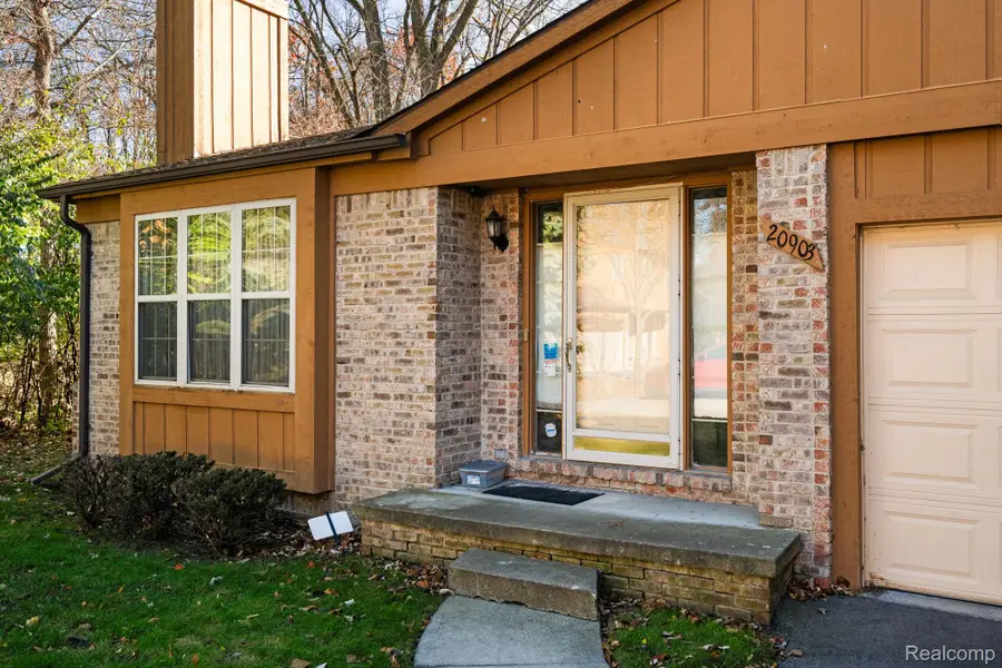 20903 Antique Court, Southfield, MI 48075 - Image #2