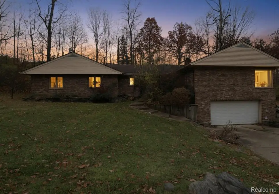 29200 Wildbrook Drive, Southfield, MI 48034 - Image #1