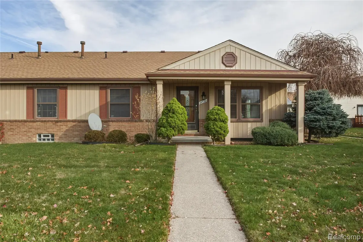 24532 Greenhill Road, Warren, MI 48091 - Image #1