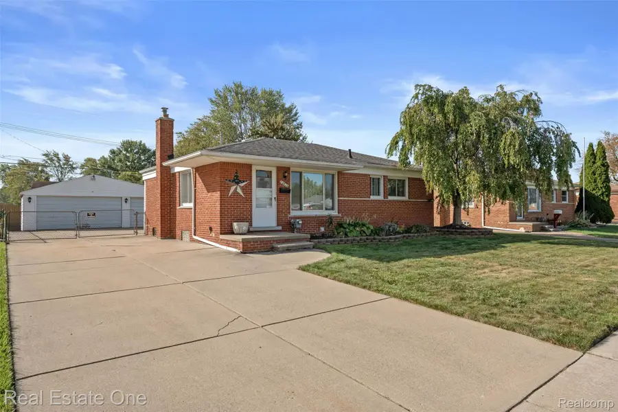 24820 Cottage Lane, Warren, MI 48089 - Image #3