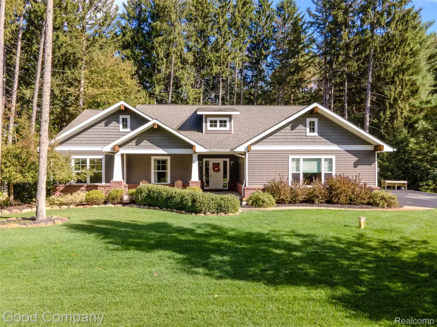 8726 Sunrise Mist Drive, Pinckney, MI 48169 - Image #2