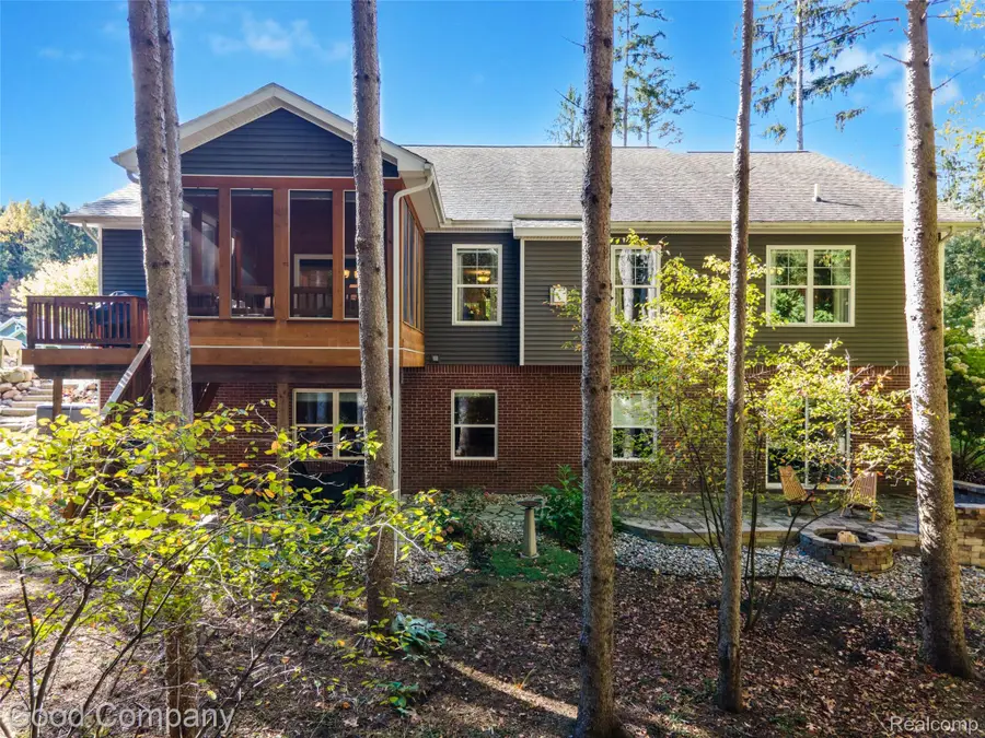 8726 Sunrise Mist Drive, Pinckney, MI 48169 - Image #3