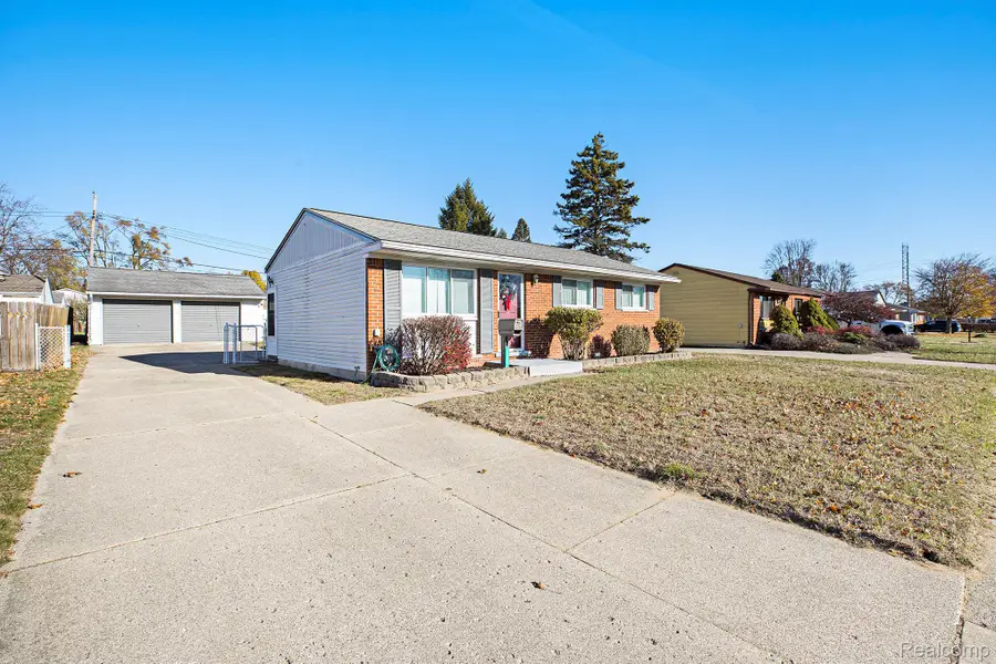 12833 Docksin Drive, Sterling Heights, MI 48313 - Image #2