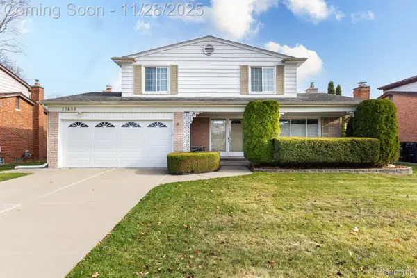 33866 Curcio Drive, SterlingHeights, MI 48310