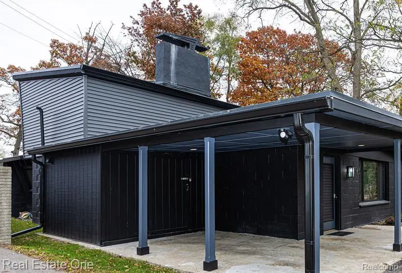 3202 Pridham Street, Keego Harbor, MI 48320 - Image #3