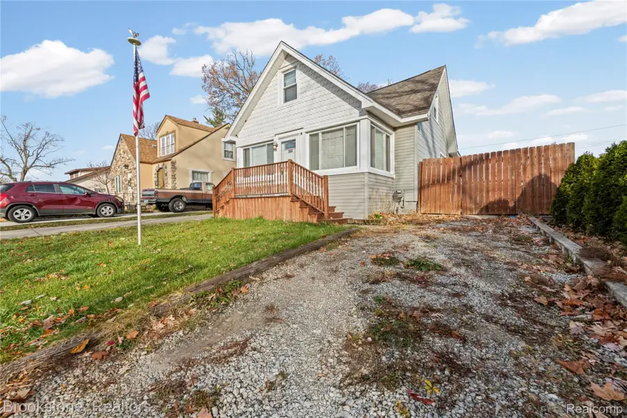 1012 La Salle Avenue, Waterford, MI 48328 - Image #2