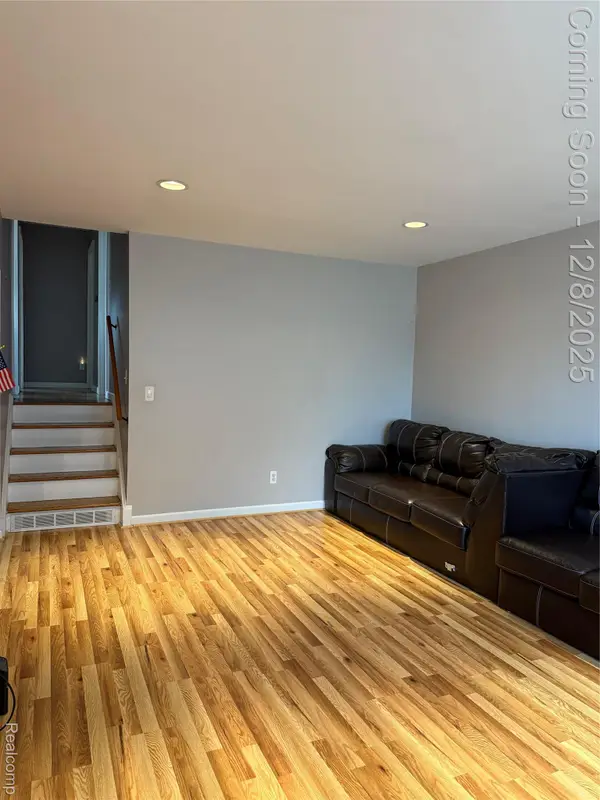 29091 Wagner Drive, Warren, MI 48093