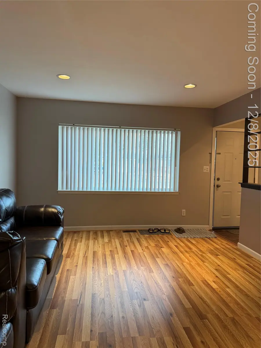 29091 Wagner Drive, Warren, MI 48093 - Image #2