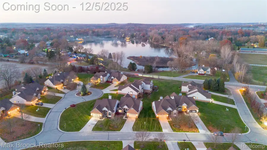 6157 Lochmore Drive, Commerce Township, MI 48382 - Image #2