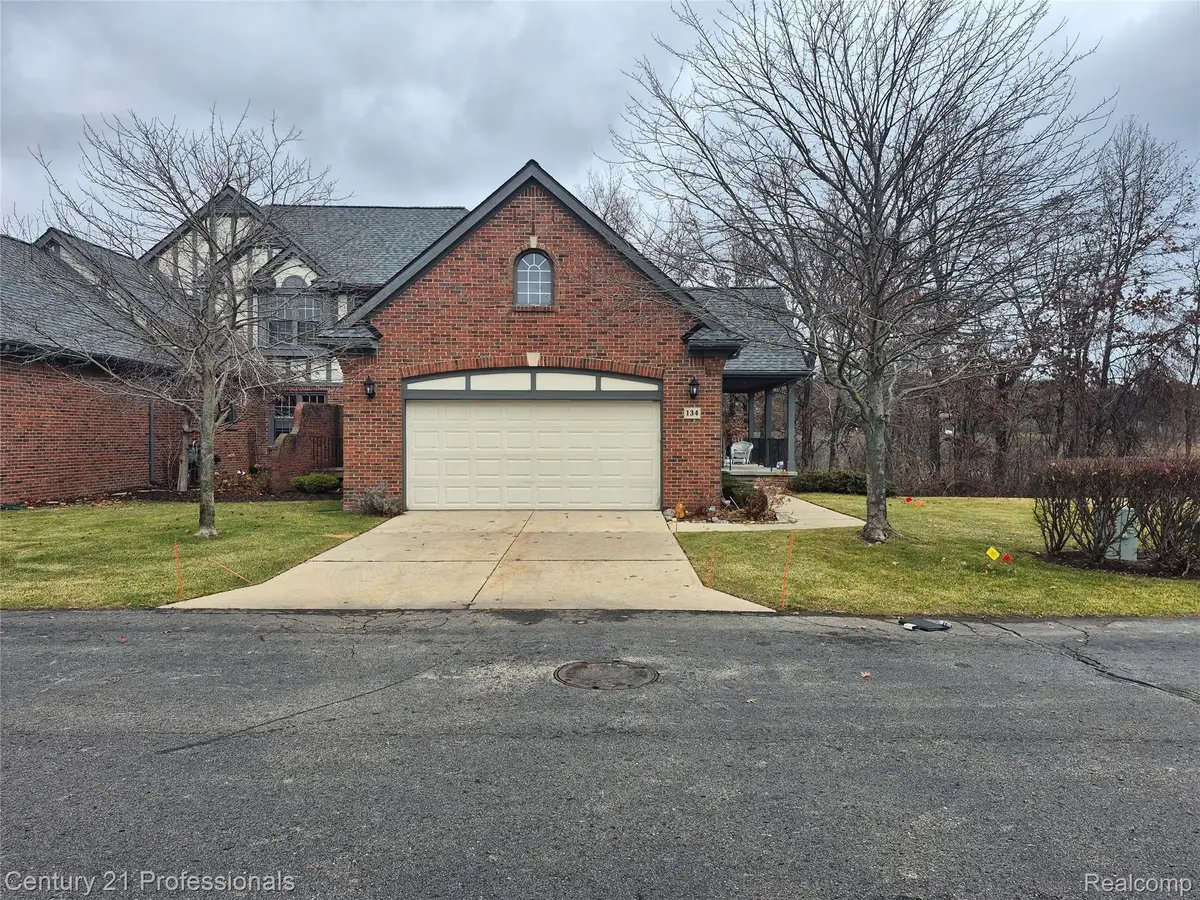 134 Sandhills Lane, Orion, MI 48362 - Image #1