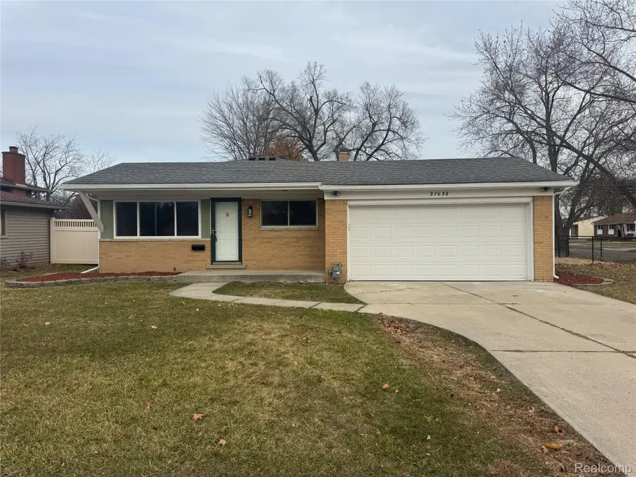 31638 Williams Court, Rockwood, MI 48173 - Image #2