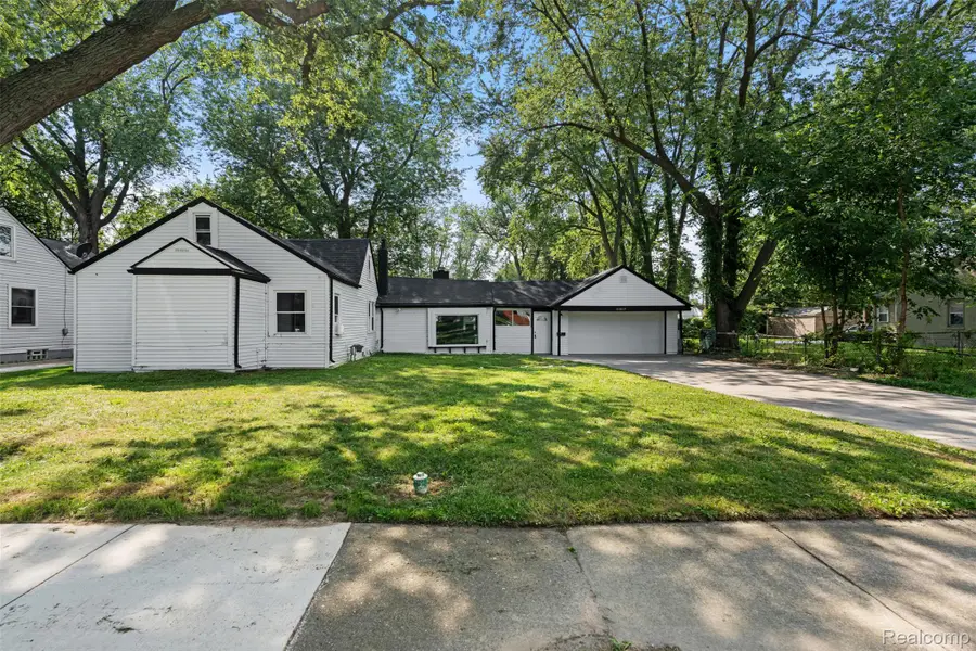 23819 Wellington Avenue, Warren, MI 48089 - Image #2