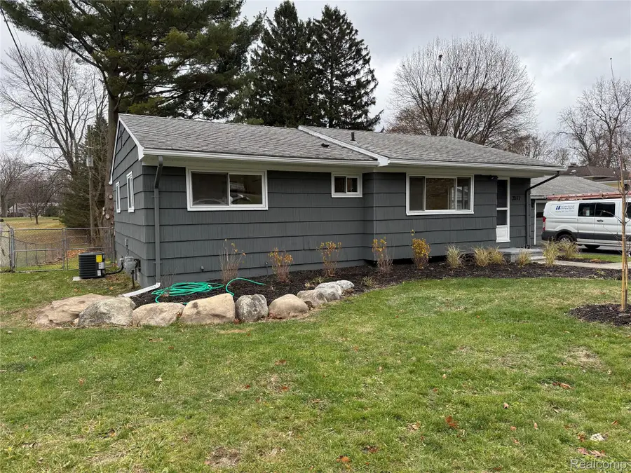 3512 Wilkie Street, Waterford, MI 48329 - Image #2