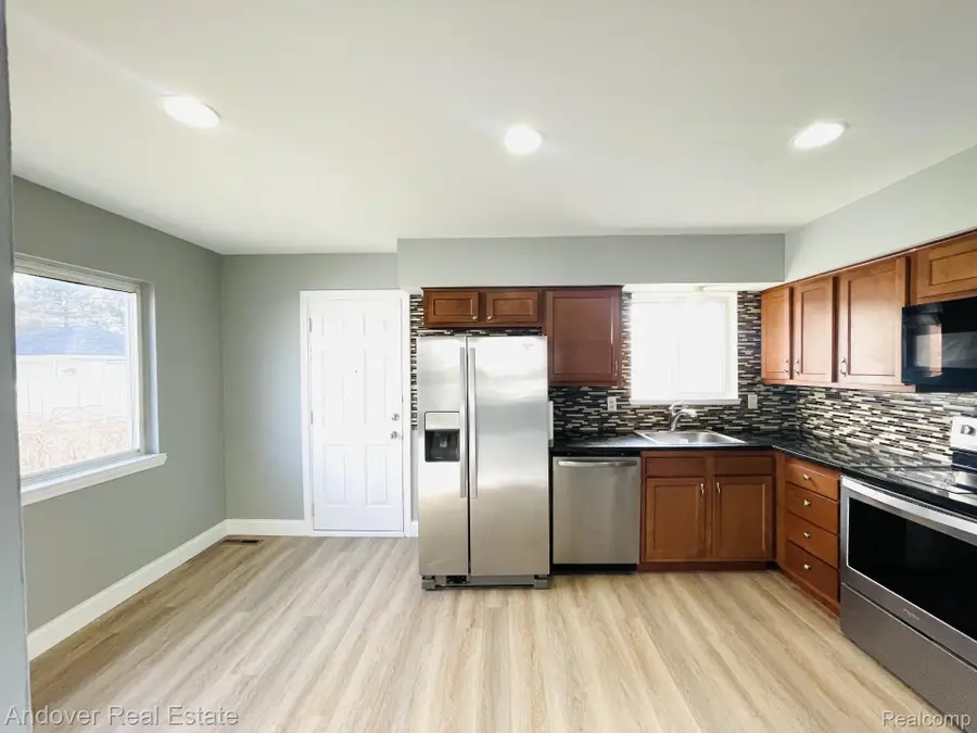 29239 Cambridge Street, Garden City, MI 48135 - Image #3