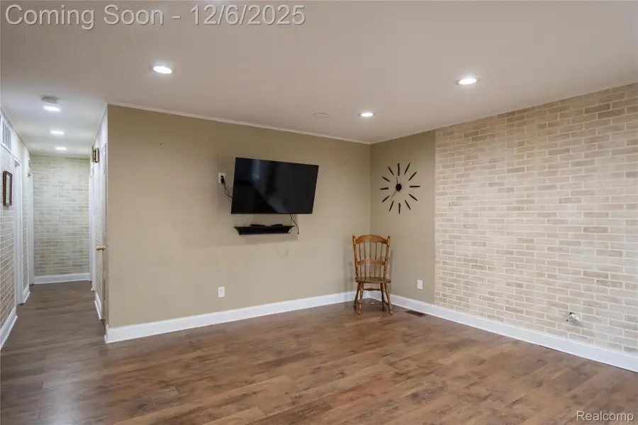1539 Dulong Avenue, Madison Heights, MI 48071 - Image #3