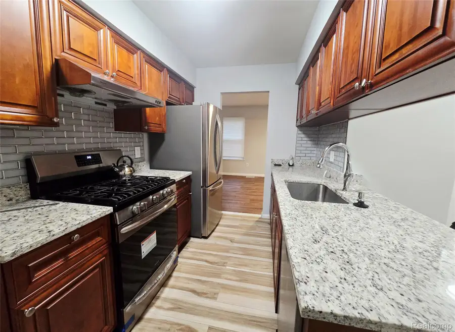 17676 Addison Street, Southfield, MI 48075 - Image #3