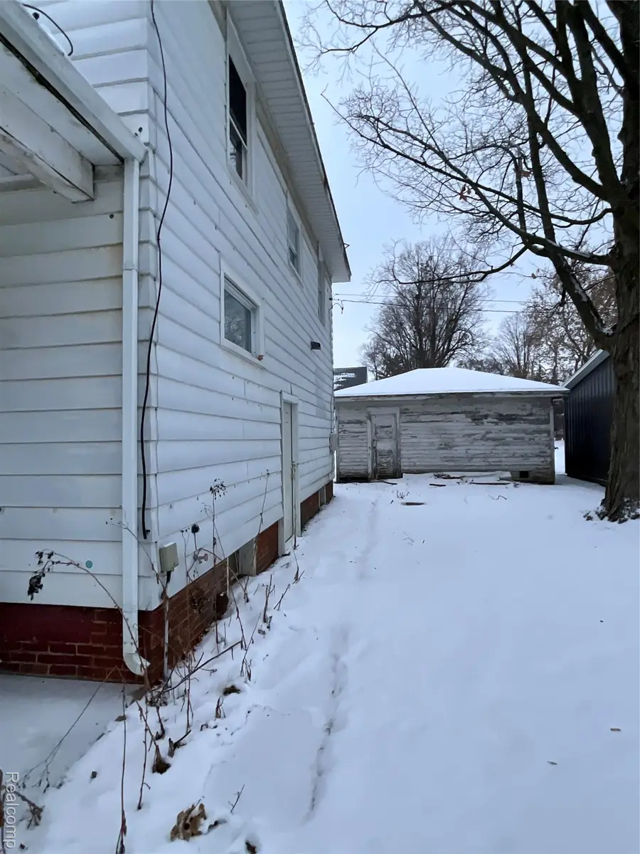 424 W Frank Street, Caro, MI 48723 - Image #2