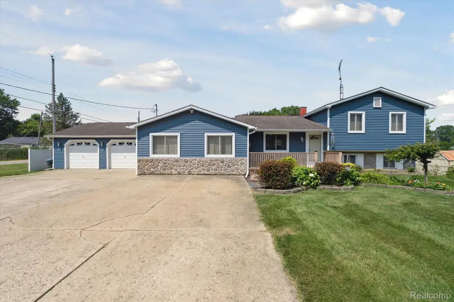 2058 S Belsay Road, Burton, MI 48519 - Image #3
