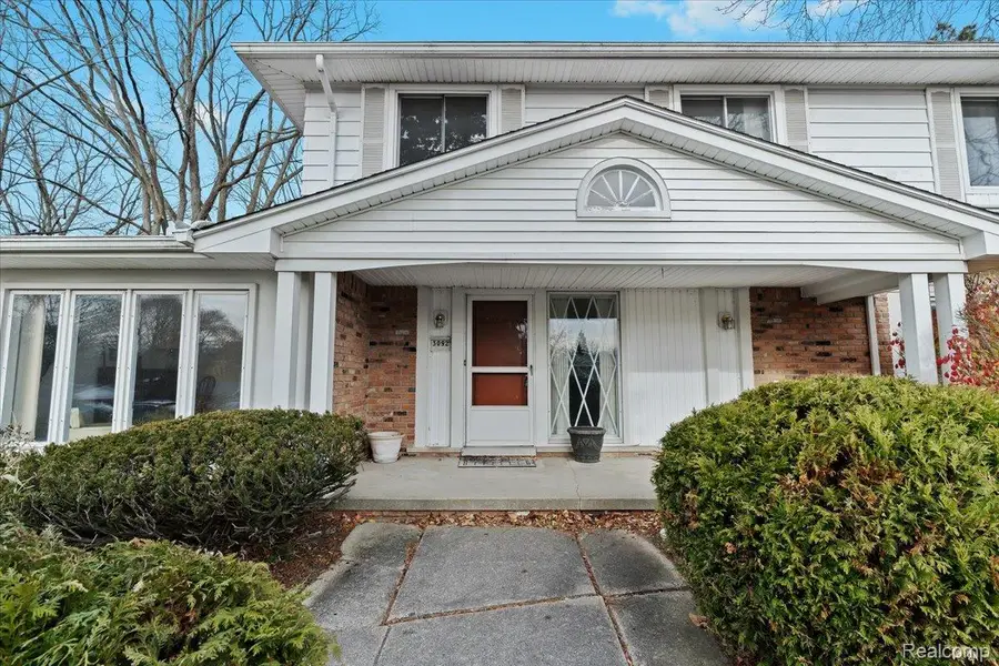 3092 Woodland Ridge Drive, West Bloomfield, MI 48323 - Image #3