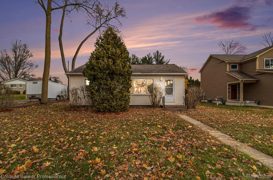 5010 Cass Elizabeth Road, Waterford, MI 48327 - Image #2