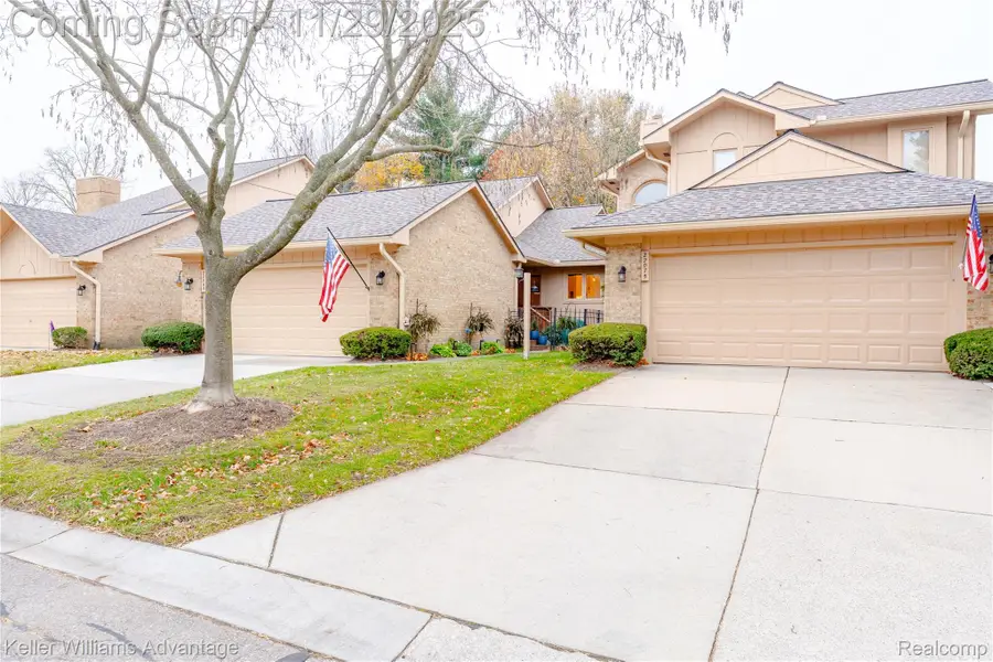 22065 River Ridge Trail #43, Farmington Hills, MI 48335 - Image #2