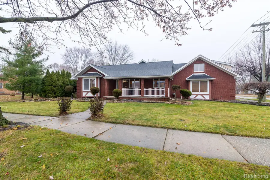 30000 Oakgrove Street, Saint Clair Shores, MI 48082 - Image #3