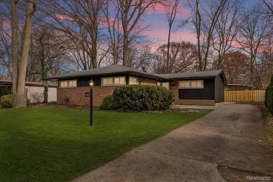 29856 Chelmsford Road, Southfield, MI 48076 - Image #3