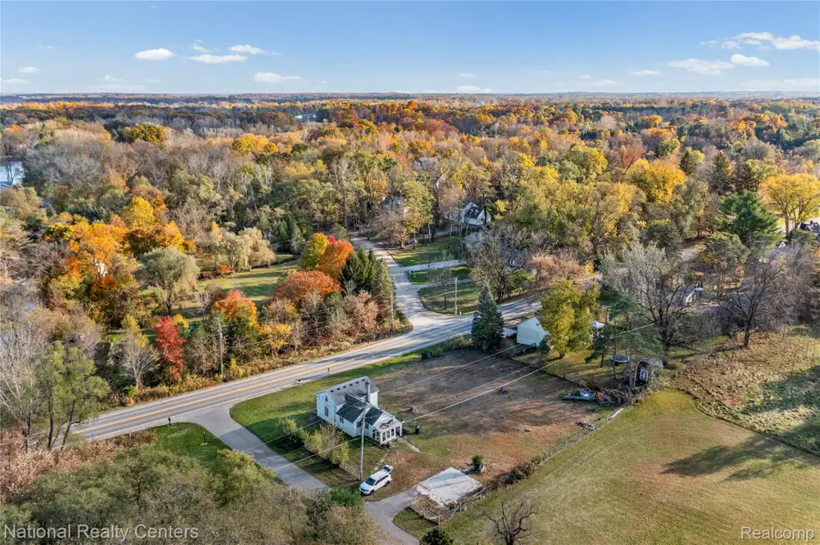 8292 Pettysville Road, Hamburg, MI 48169 - Image #3